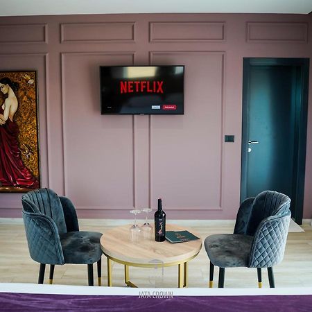 Jata Crown Hotel Tirana Extérieur photo